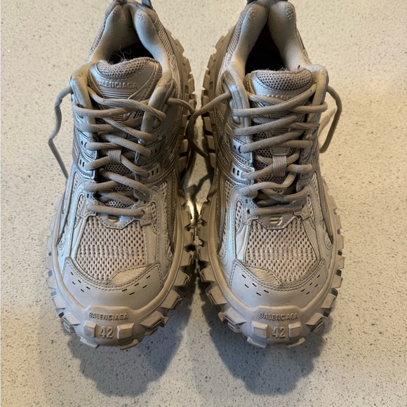 Balenciaga Beige Defenders - Picture 1 of 6